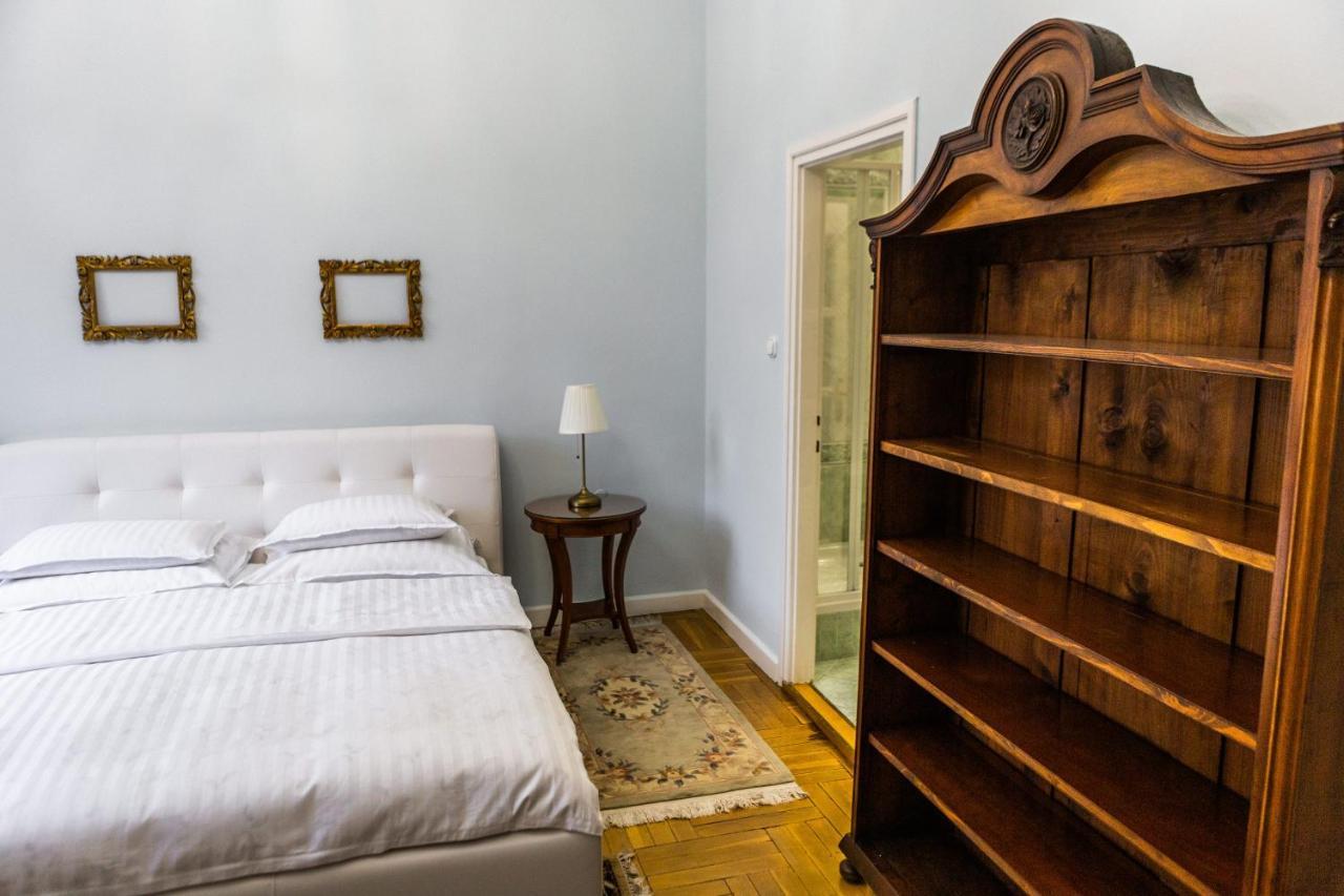 Luxury Downtown 3 Bedroom By Synagoge With Beautiful View * בודפשט